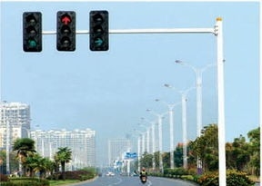 Q235 Steel Material 3mm Road Sign Traffic Signal Pole With Double Outreach Arms